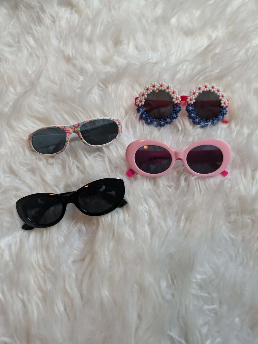 ✨️Set of 4 Fashion Sunglasses - Black, Pink, Floral, Daisy Embellished